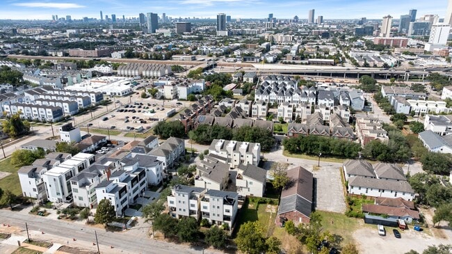 Building Photo - 2315 McIlhenny St