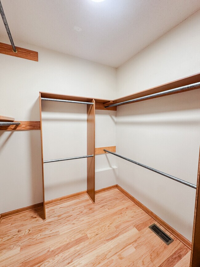 Building Photo - 27 Cadiz Ln