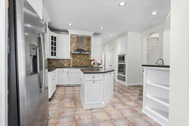 Building Photo - 5630 Ashford Ridge Ln