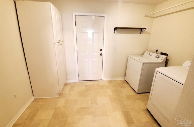 Building Photo - 5065 Copperfield Dr
