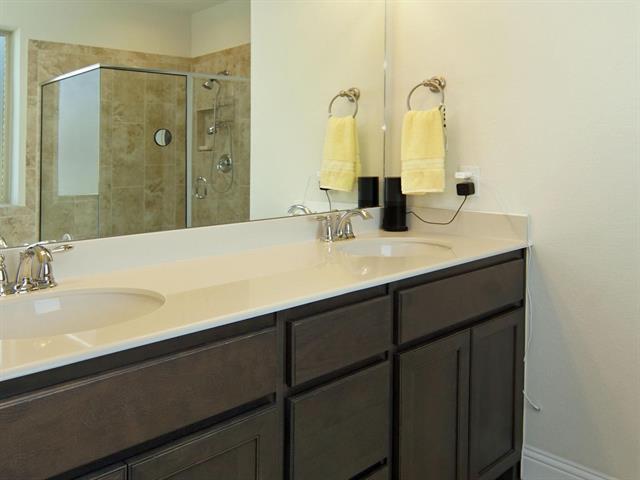 Building Photo - 721 10th St