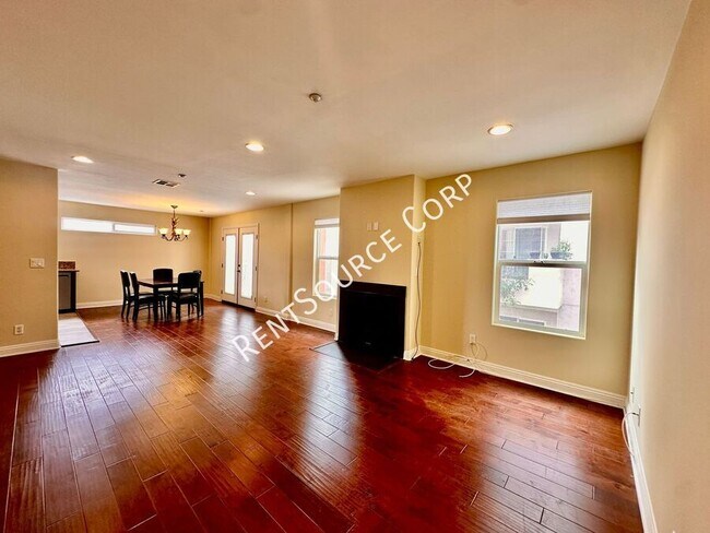 Building Photo - 4220 Fair Ave