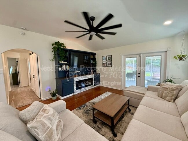Building Photo - 349 Melissa Ray Dr