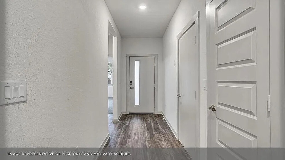 Building Photo - Room in House on Lubeck Dr