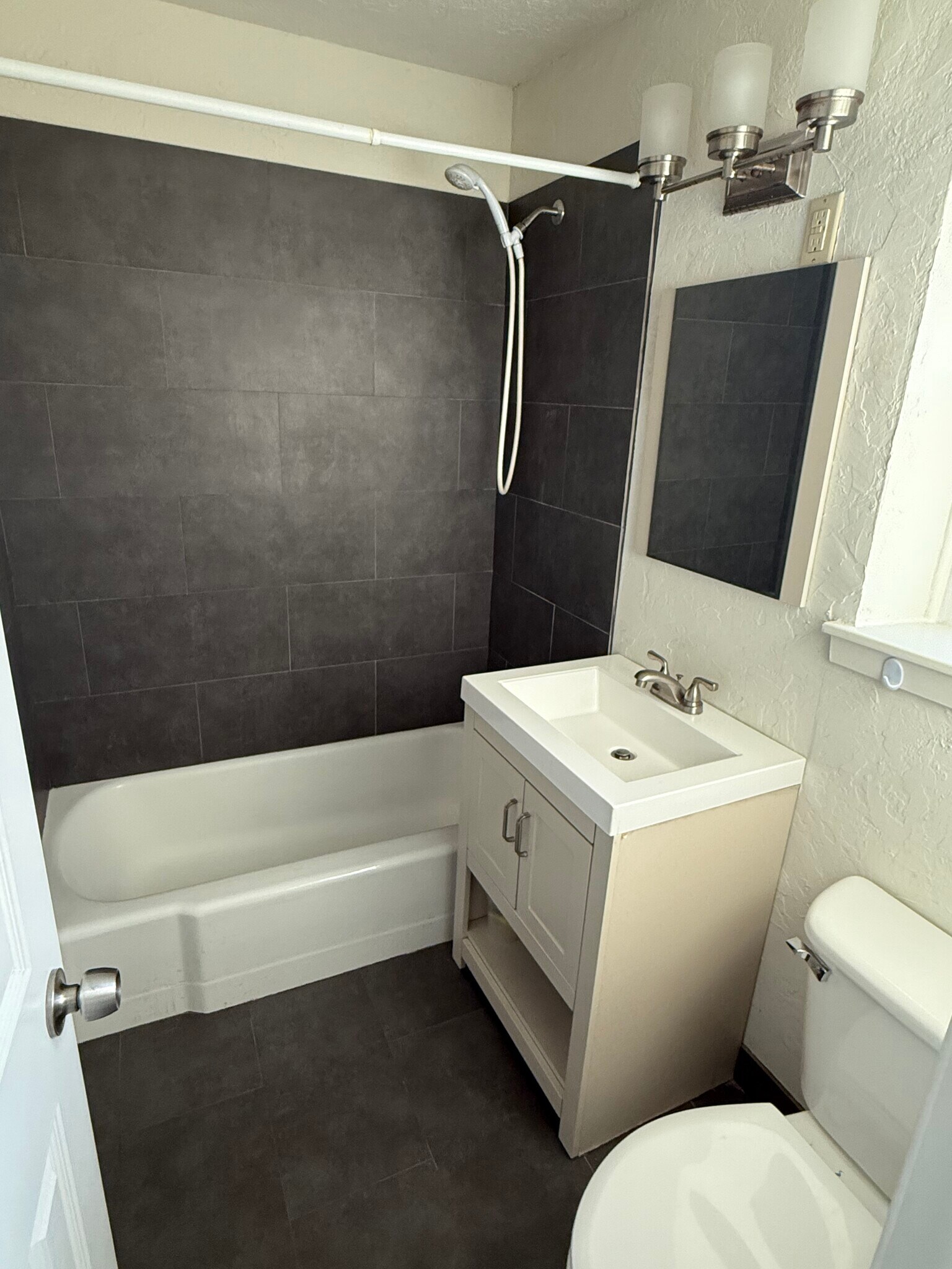 Building Photo - 922 Havenwood Dr