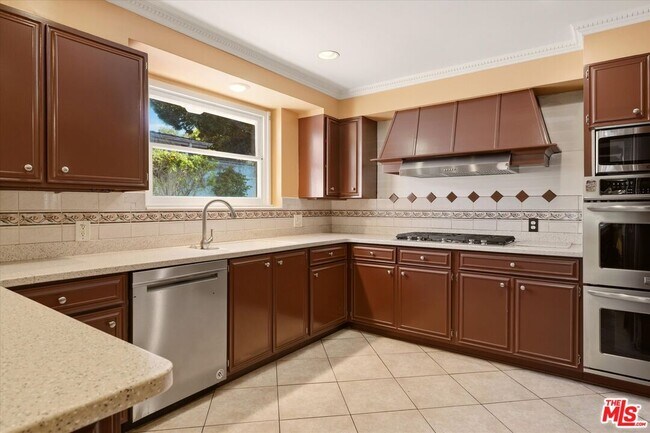 Building Photo - 4131 Mantova Dr