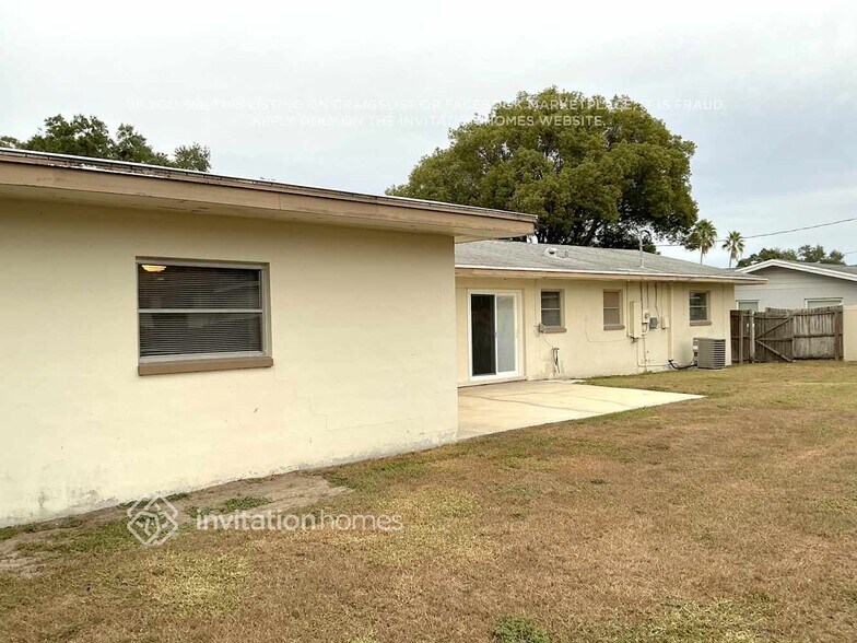 Building Photo - 2329 Lorena Ln