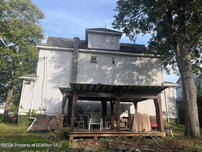 Building Photo - 945 William St