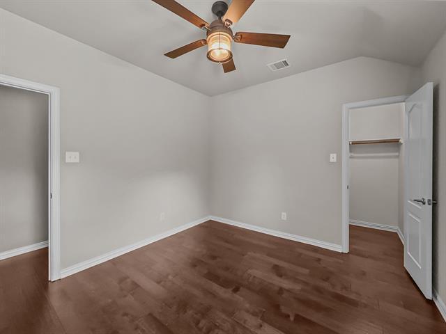 Building Photo - 3205 Ridgeway Dr