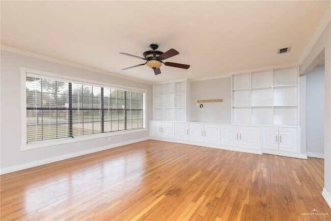 Building Photo - 17 Whitewing Ave