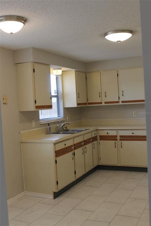 Building Photo - 7724 Pineapple Dr