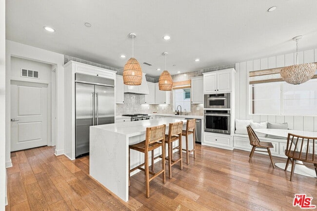 Building Photo - 12876 S Seaglass Cir