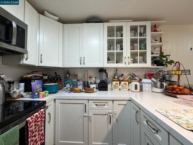 Building Photo - 6 Basin Ct