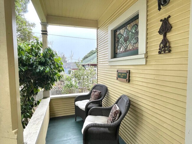Building Photo - Pacific Grove Historical 3 Bed 2 Bath