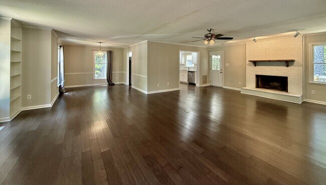 Building Photo - 3129 Marywood Dr