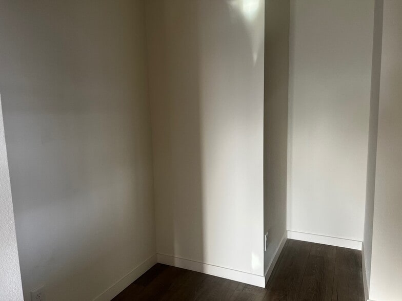 Building Photo - 2627 S Lamb Blvd