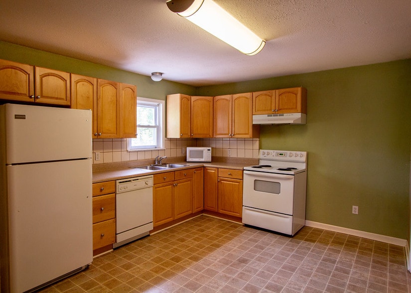 Dining/Kitchen - 310 Maple St