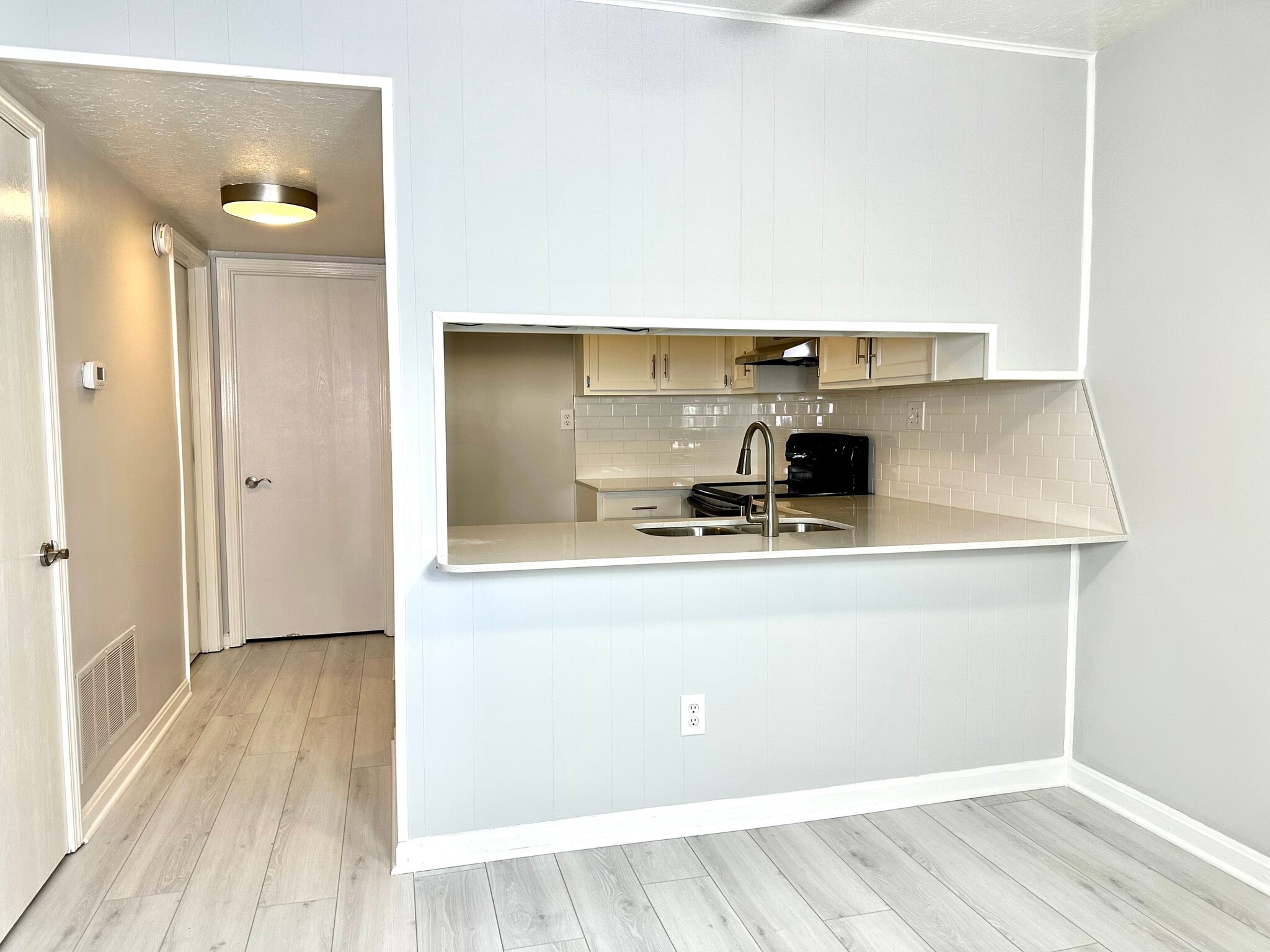 Building Photo - 124 S Sherrin Ave