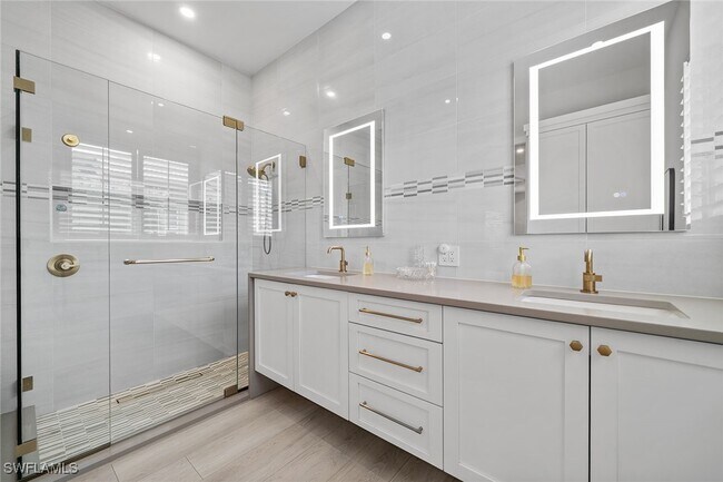 Building Photo - 6597 Caldecott Dr