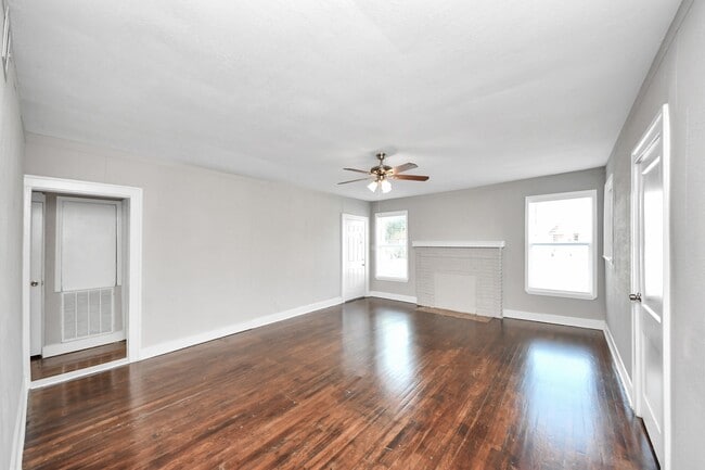 Building Photo - 2817 Truxillo St