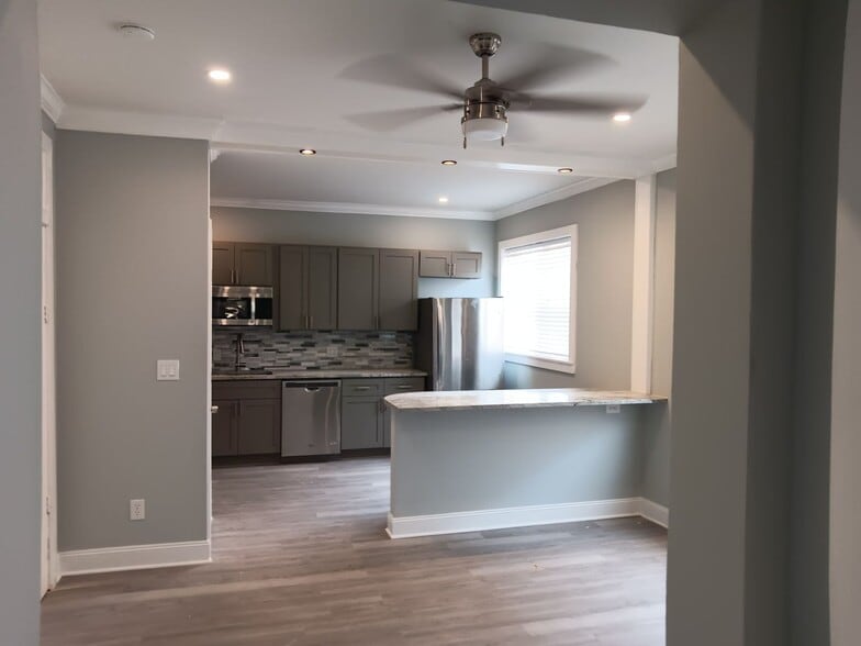 Building Photo - 408 Armada Rd S