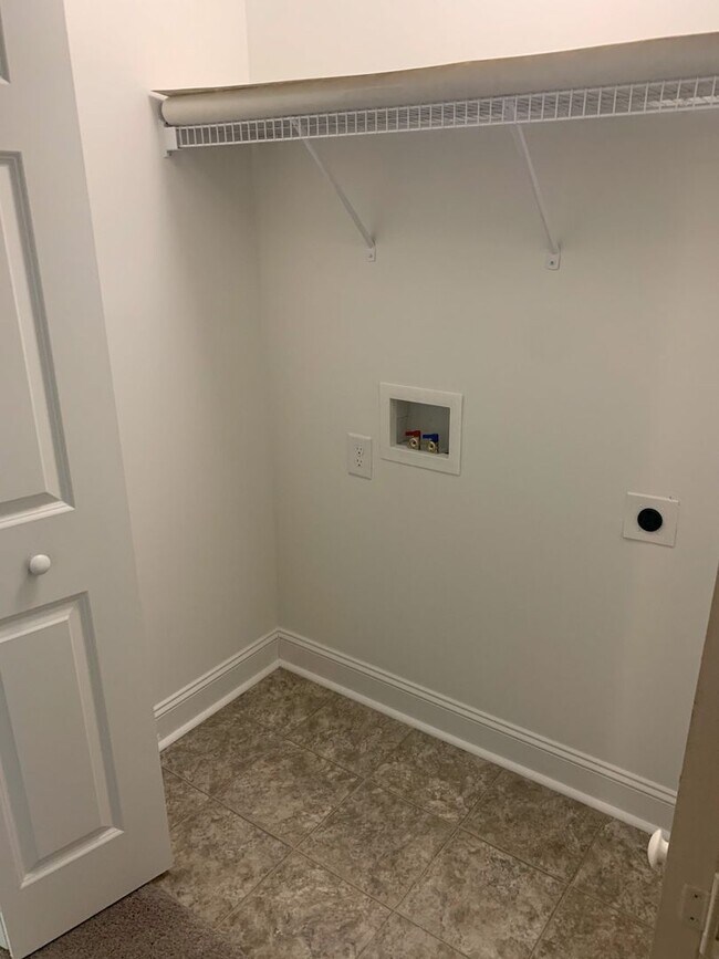 Building Photo - 212 N Stingray Ln