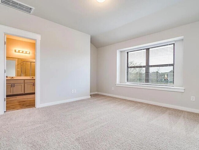 Building Photo - 515 Fieldwood Dr