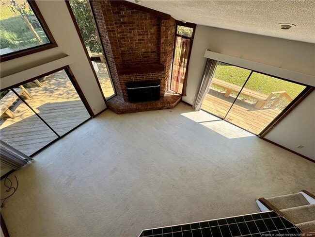 Building Photo - 679 Rosebud Ct