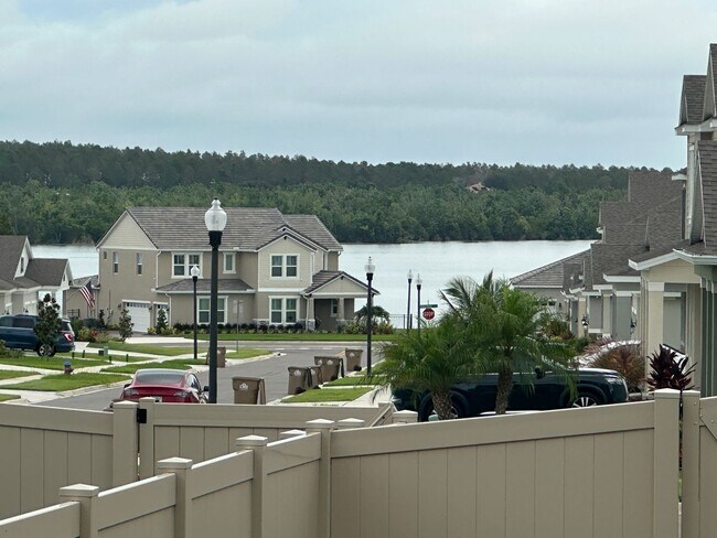 Building Photo - 4 Bedrooms/3 Baths/3 Car Garage House in L...