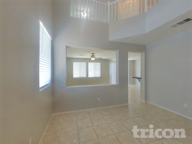 Building Photo - 9436 Santana Siesta Ave