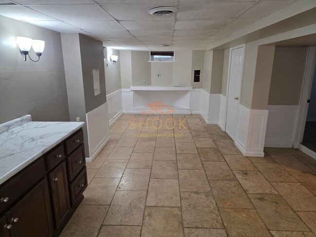 Building Photo - UNIQUE AND COZY 3 BR + BONUS ROOM HOME