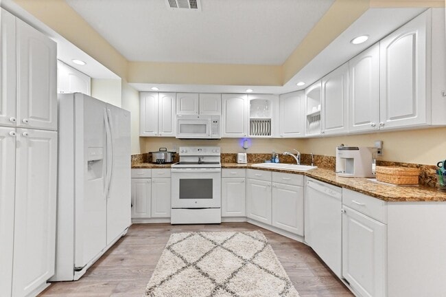 Building Photo - 507 Sea Oats Dr