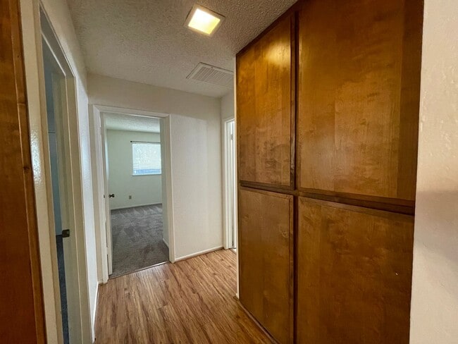 Building Photo - 4830 Suncrest Way