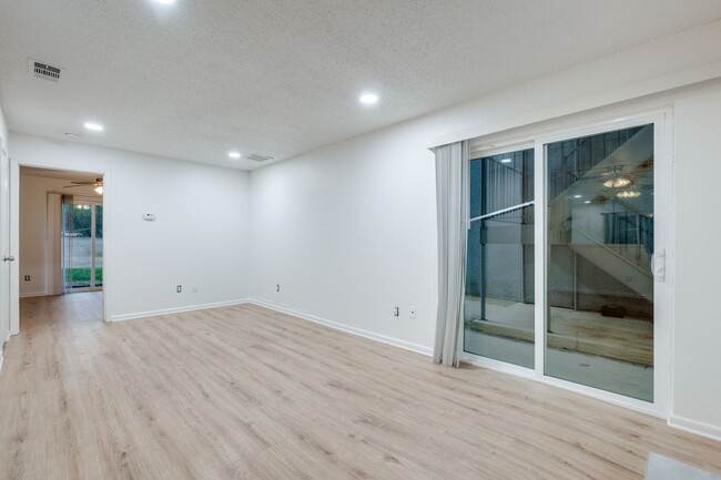 Building Photo - Gastonian - 108