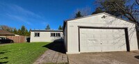 Building Photo - Lovely 3 Bedroom in South Corvallis