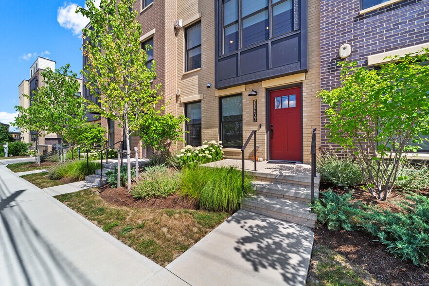 Building Photo - 11206 N Park Pl