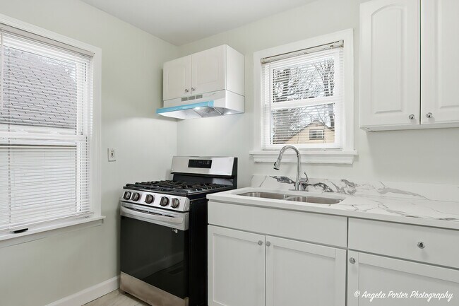 Building Photo - 33759 N Lake Shore Dr