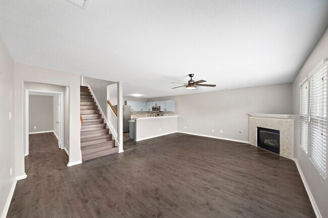 Building Photo - 14422 Leafy Tree Dr