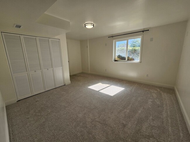 Building Photo - 4698 Colander Dr