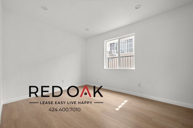 Building Photo - One Bedroom With Tons of Natural Lights, S...