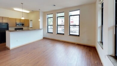 Building Photo - 602 W Main St