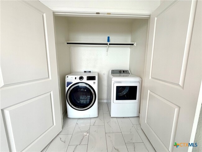 Building Photo - 216 Star Pass