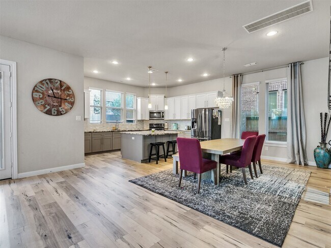 Building Photo - 18324 Parkview Point Dr