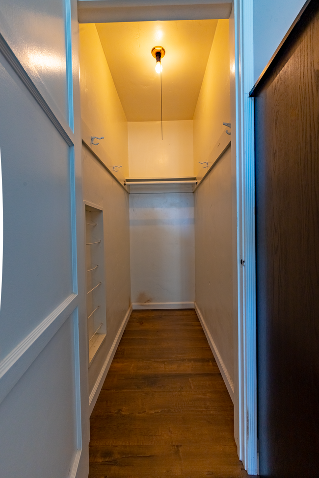 Bedroom 2 - Walk-in Closet - 6401 Arlington Ave