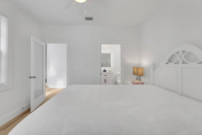 Building Photo - 6391 NW 23rd Ln