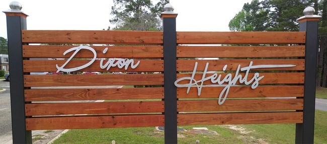 Building Photo - 540 Regal Heights Dr