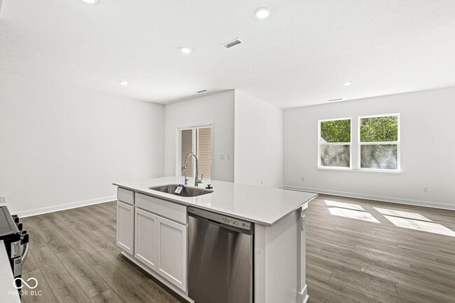 Building Photo - 7567 Marin Pkwy