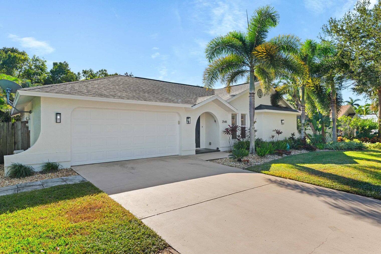 Building Photo - 2548 River Reach Dr