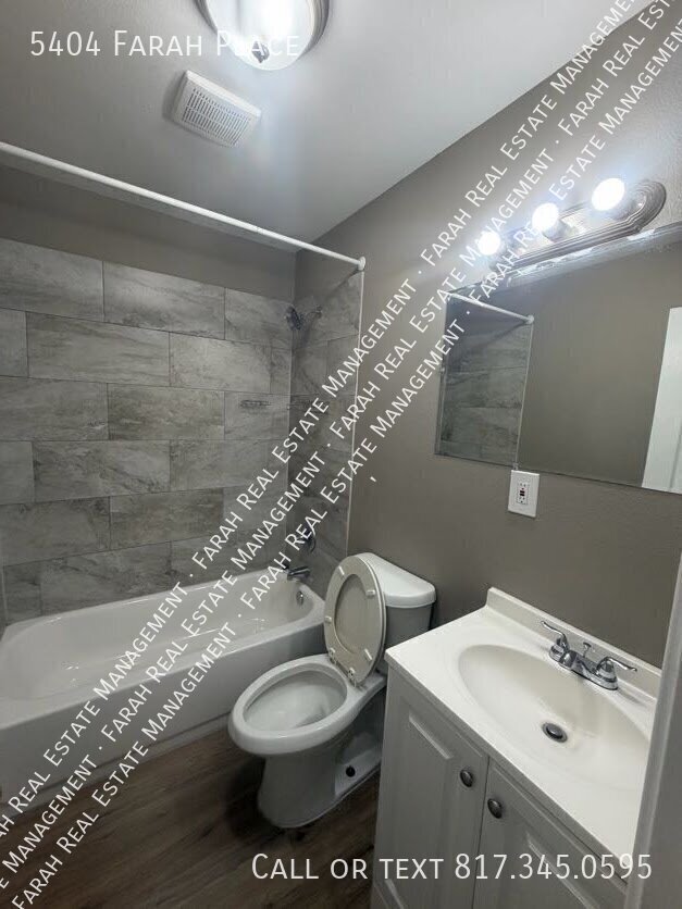 Building Photo - 5404 Farah Pl