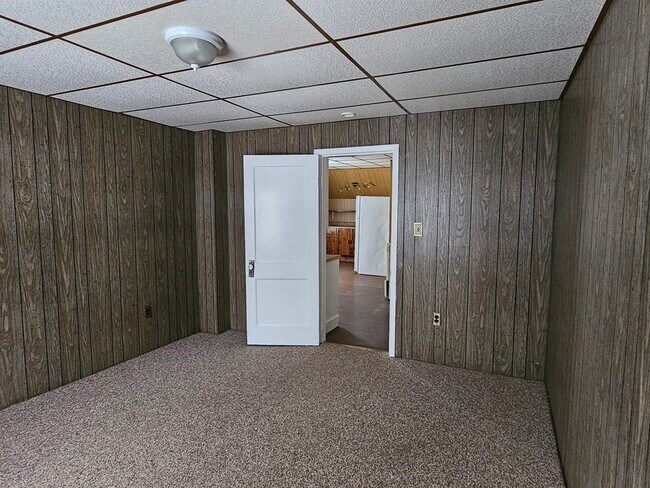 Building Photo - 248 Sutton St